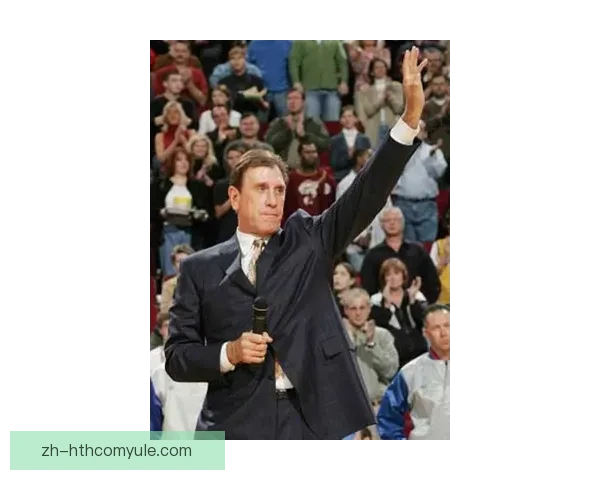 瓦诺利领衔佛城致敬科米索仪式