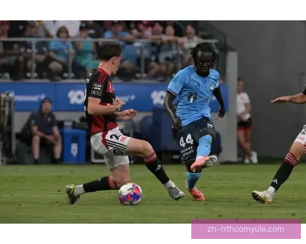 悉尼从死敌抢来U17戴帽阿肯